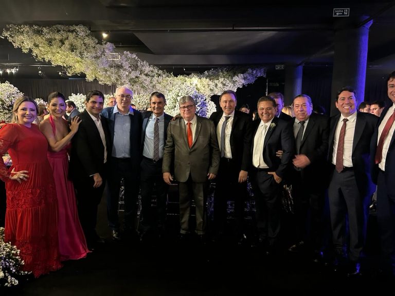 Casamento em João Pessoa reúne João Azevêdo, Romero Rodrigues e Adriano Galdino; confira Fonte: Reprodução/Internet