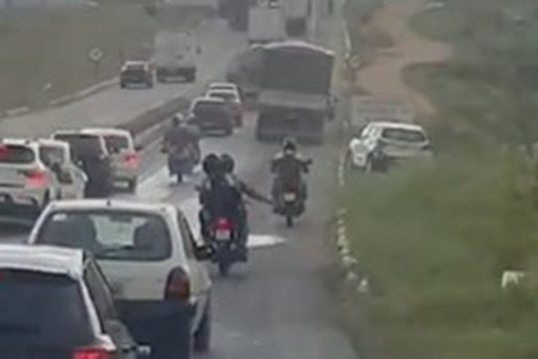 Tragédia em Bayeux: Carreta sem freio bate em vários carros e quase provoca tragédia; confira (Foto: Divulgação/ Print)