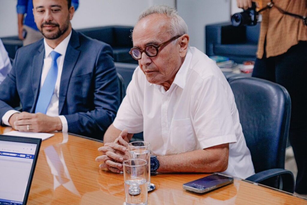 Cícero Lucena nomeia mais oito auxiliares para nova gestão em João Pessoa