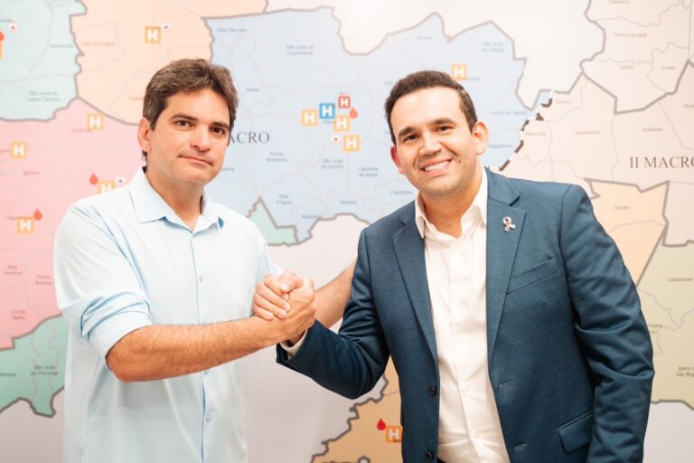 Murilo Galdino discute ampliação de investimentos com superintendente do PB Saúde