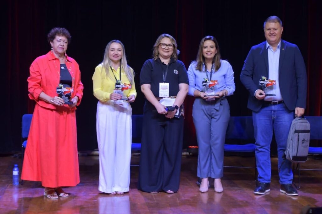“Empoderar as pessoas e quebrar ciclos de pobreza é a nossa missão”, destaca Pollyanna Werton durante encontro da Assistência Social