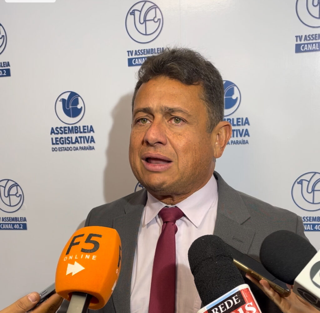 Wallber Virgolino critica Cícero Lucena e acusa prefeito de abandono da capital