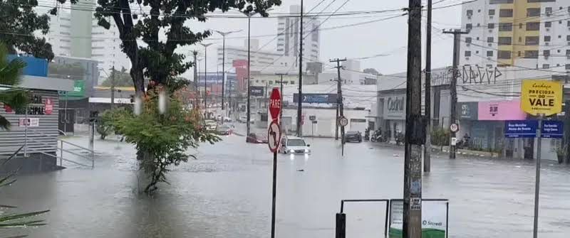 João Pessoa e mais 219 cidades da Paraíba estão sob alerta de chuvas intensas