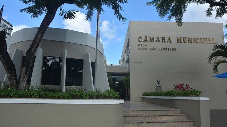 Câmara de João Pessoa transforma causa animal em piada ao debater “Carnaval Pet”?