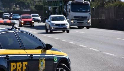 Homem morre atropelado ao tentar atravessar a BR-230 em Santa Rita