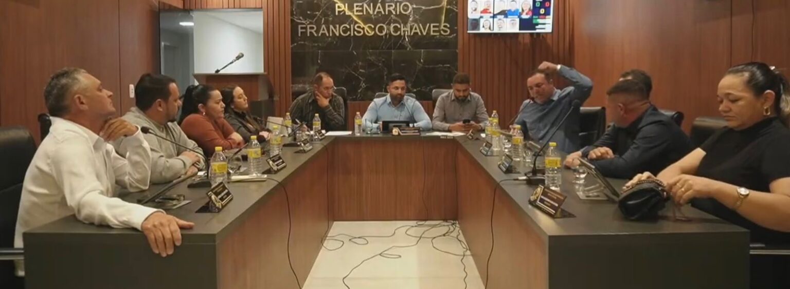 Secretária de Saúde de Água Branca é exposta durante sessão na Câmara de Vereadores por suposta fraude em processo seletivo