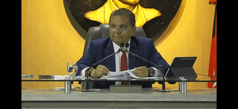 Galdino devolve por e-mail vetos de João Azevêdo à LDO 2026 e diz não ser “submisso”