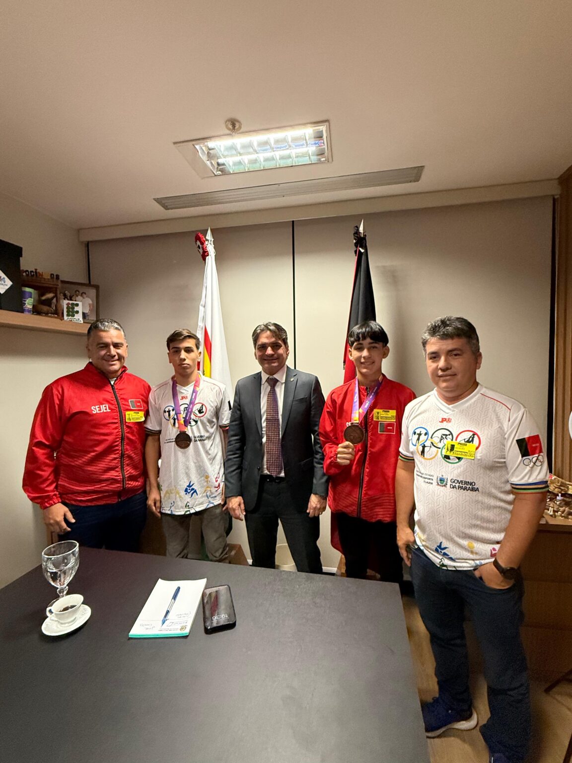 Em Brasília, Murilo Galdino recebe atletas medalhistas da Paraíba nos Jogos da Juventude