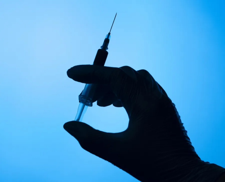 Anvisa aprova novo medicamento para prevenção do HIV com aplicação semestral