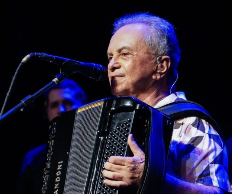 Flávio José e Mastruz com Leite encerram o Forró Verão, em João Pessoa, neste sábado