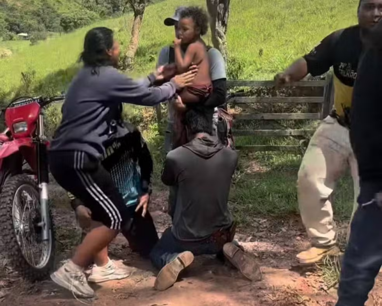 Menina de 4 anos desaparecida é encontrada com vida, dizem Bombeiros