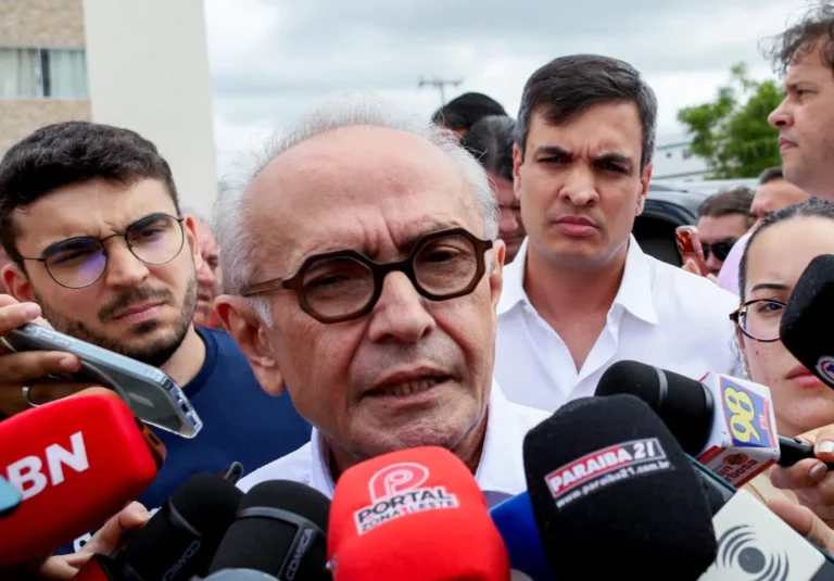 Cícero Lucena descarta convite de retorno à base governista