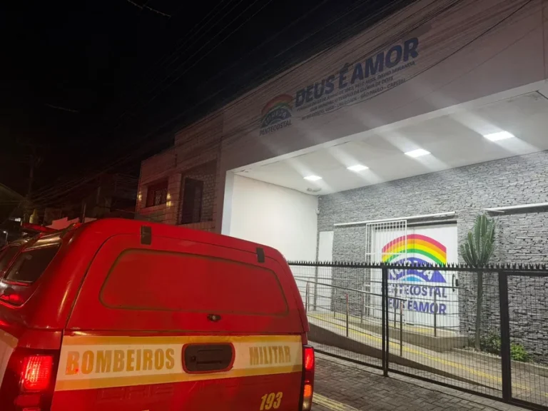 Homem morre e outro fica ferido após queda de teto de igreja em João Pessoa