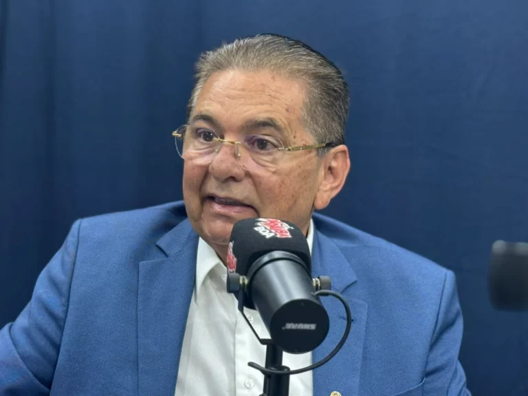 Adriano Galdino projeta vitória de Lucas Ribeiro no 1º turno com escolha de vice forte, para agregar