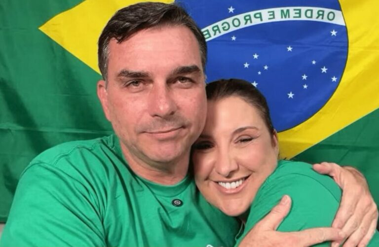 Flávio Bolsonaro diz que anunciará vice até 15 de agosto